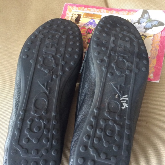 AUTHENTIC COACH LEATHER SHOES 9.5 - Picture 5 of 7